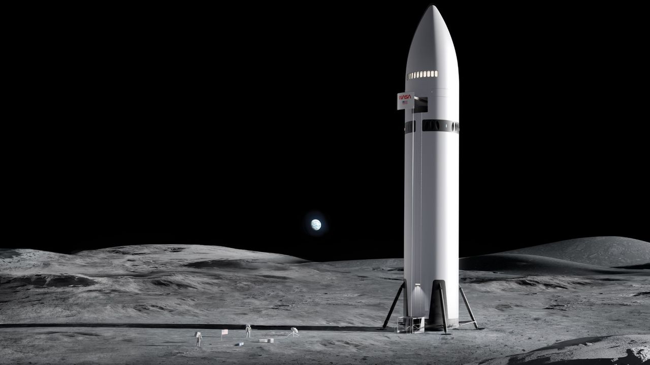 Завод на Луне: как SpaceX собирается покорить спутник!