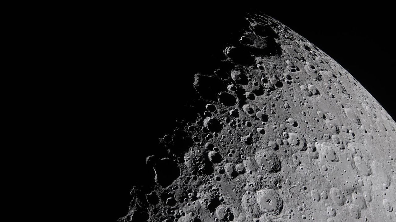  A SpaceX rocket will crash into the moon next week, and scientists aren't sure what to expect 